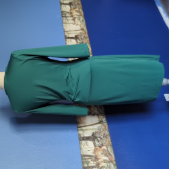 Venus dress - Picture 2 of 8